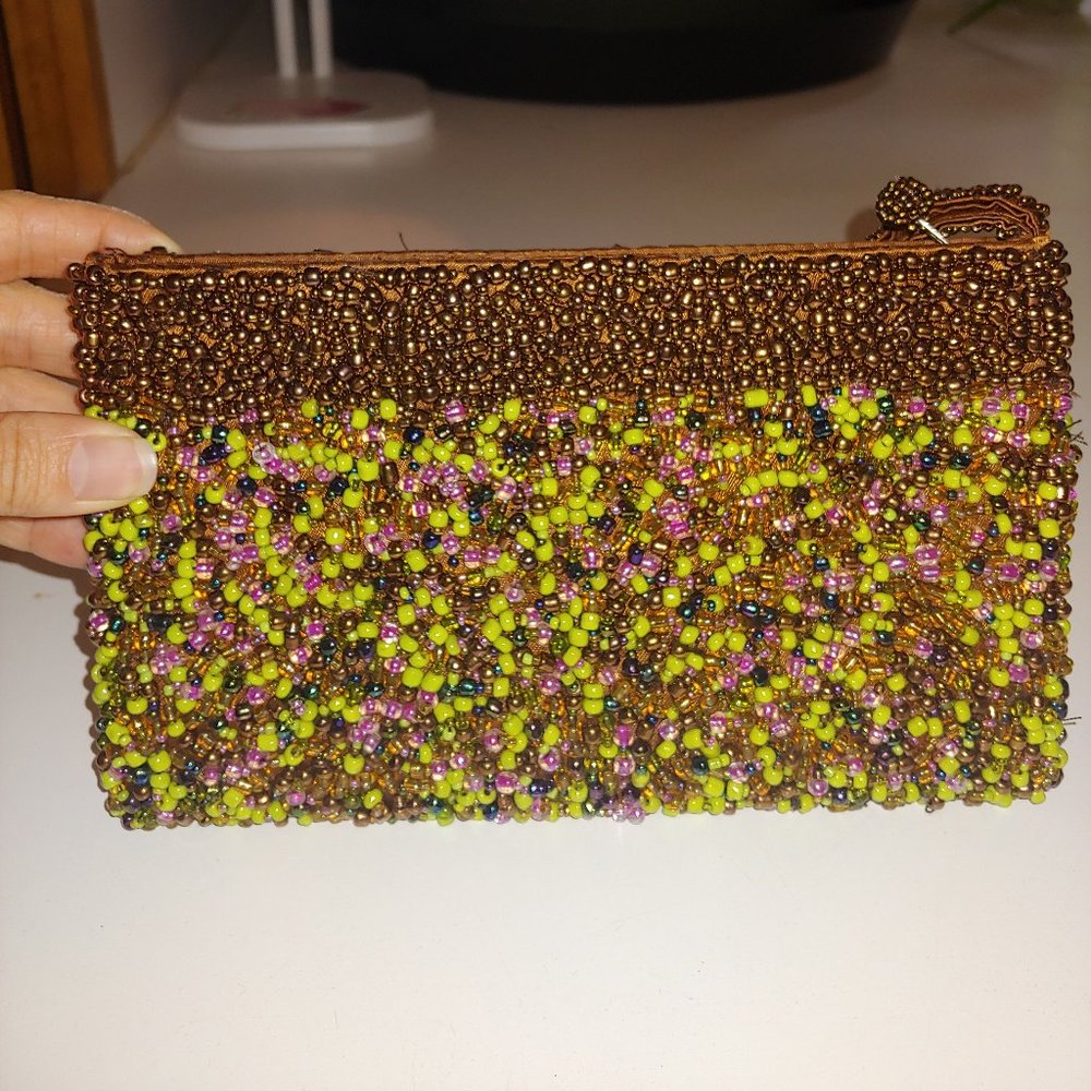 Beaded wristlet